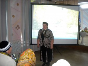 Свои стихи, посвященные памяти Н.Сметанникова, читает учитель Беловской школы Сорокина Лидия Николаевна.