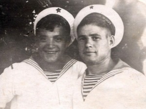 Леонов Н.М. слева